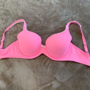 Victoria’s Secret bra. 32DD.